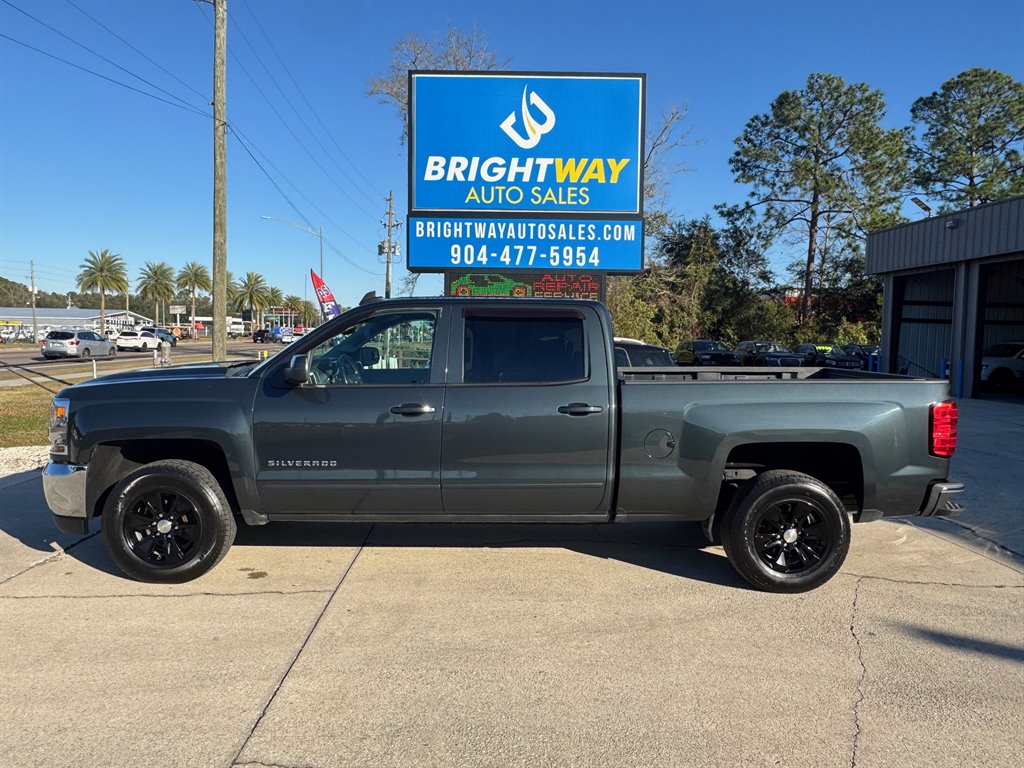2018 Chevrolet Silverado 1500 LT photo 2