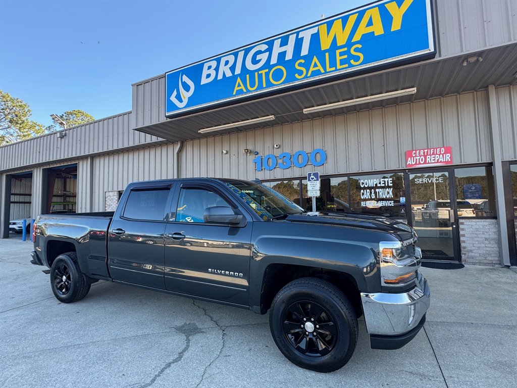 2018 Chevrolet Silverado 1500 LT photo 4