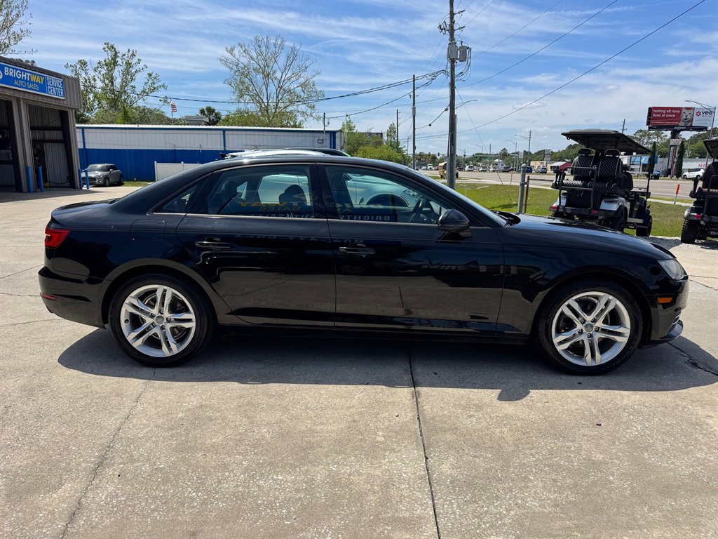 2017 Audi A4 Premium photo 3